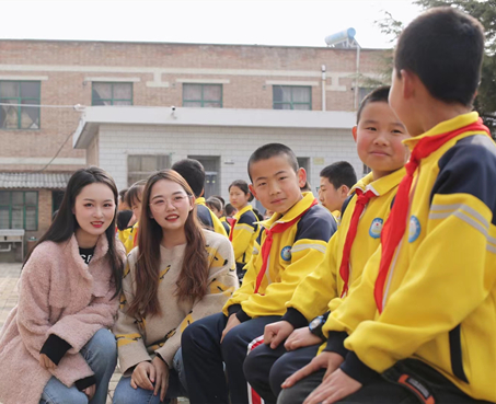 第一所希望小学奠基仪式